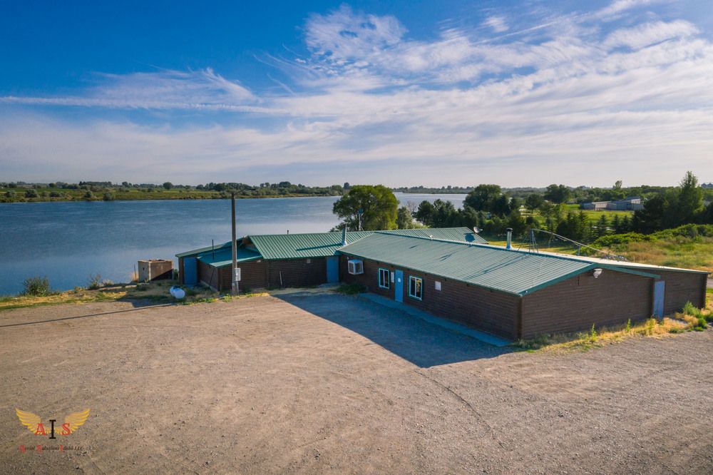 Drydock Bar and Grill: 175 Us Hwy 30, Burley, ID 83318